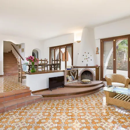 3 Bedroom In * Stalettì