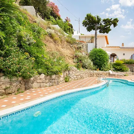 Сasa de vacaciones 3 Bedroom In *